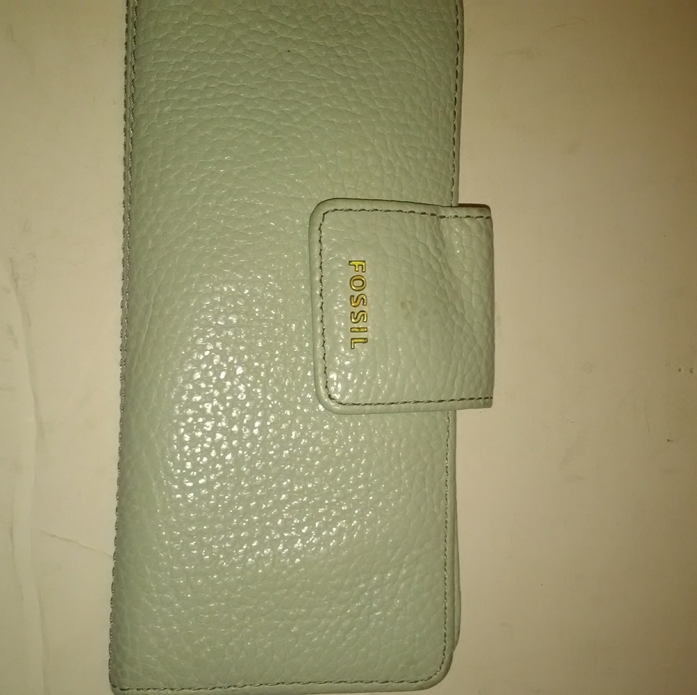 Fossil seafoam green leather wallet